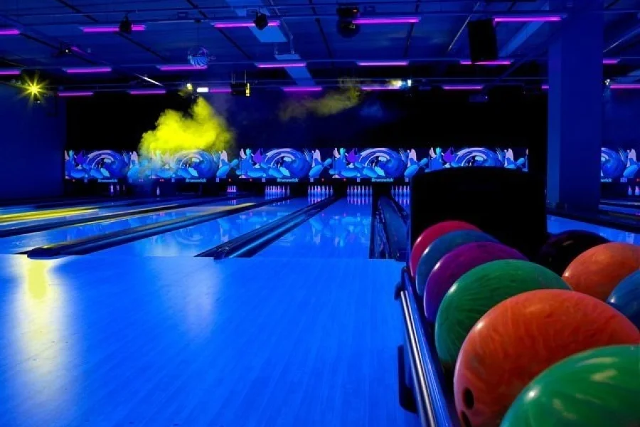Kingpin – Bowling & Shuffleboard