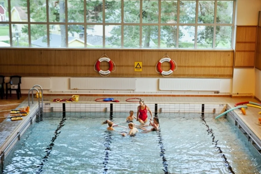 Hallstavik Badhus