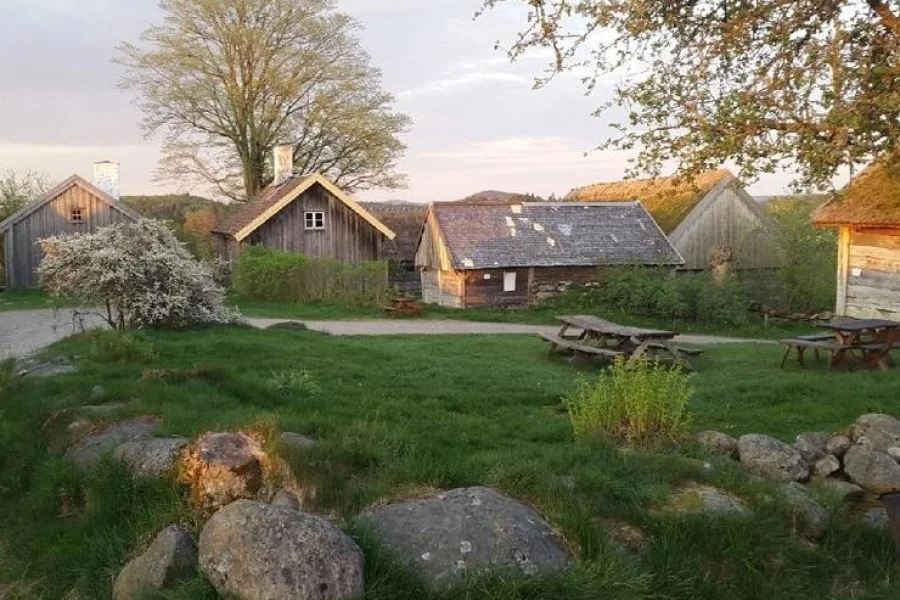 Äskhults By