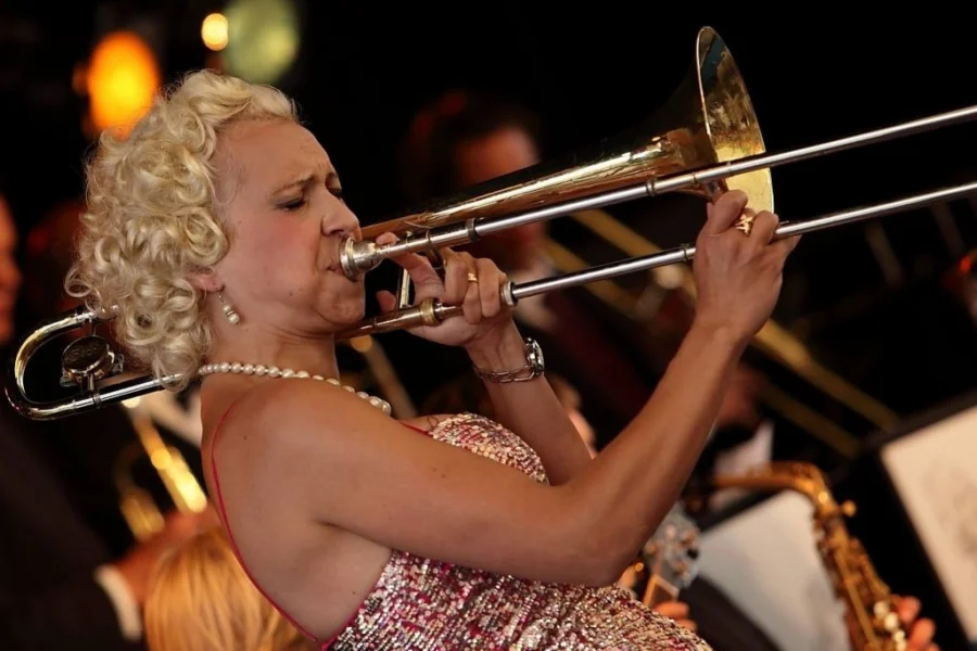 Gunhild Carling Big Band på turné