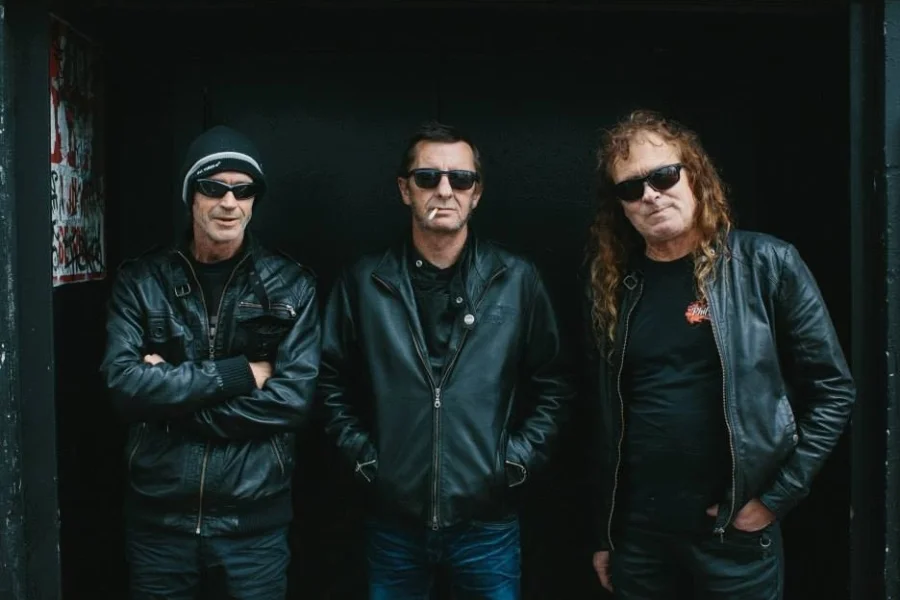 AC/DC-trummis till Sverige