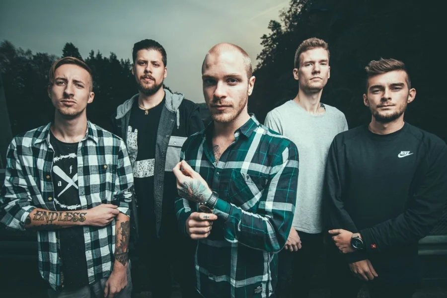 Trollhättebördiga Walking With Strangers kommer till Subkultfestivalen!
