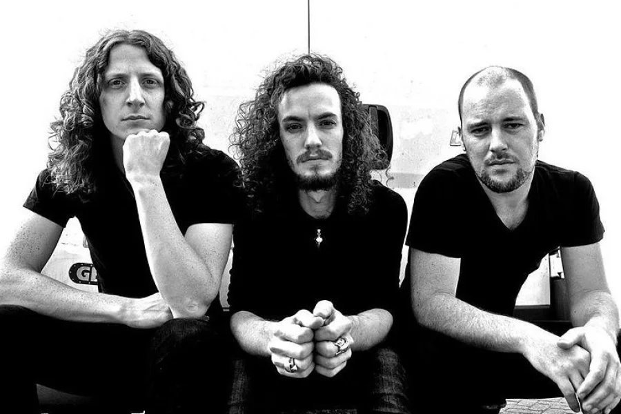 Brittiska rockgruppen RavenEye följer med KISS på sin turné!