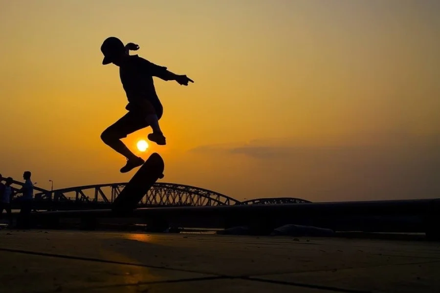 Skatepark invigs med konst och cup
