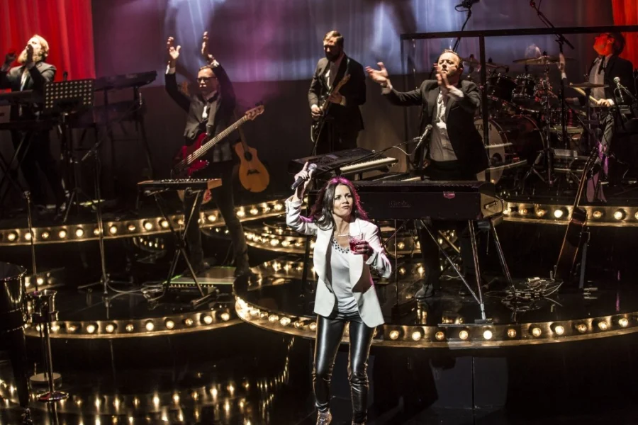 Lena Philipsson förlänger turné