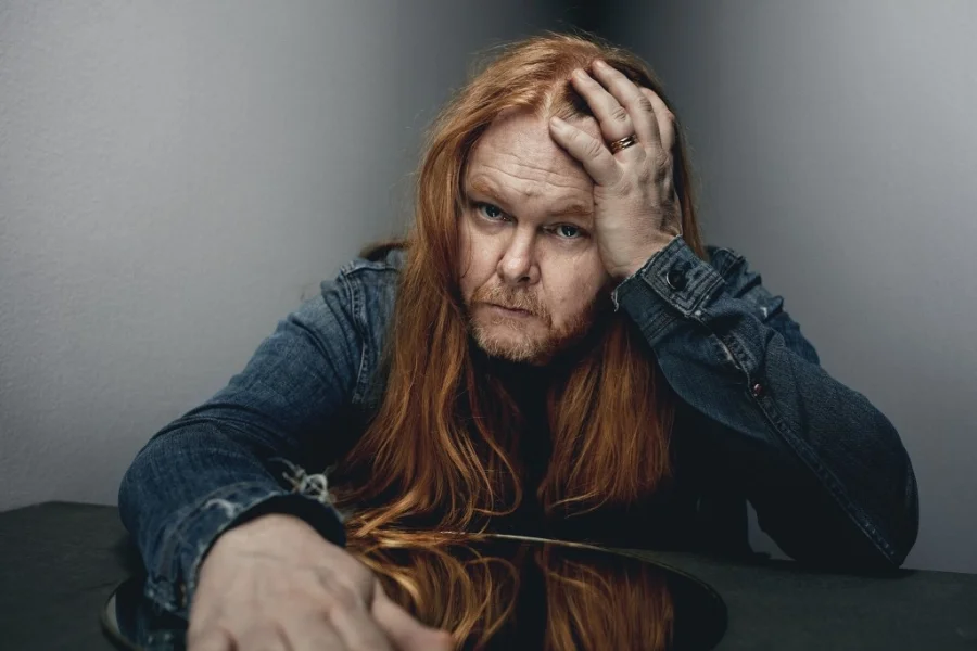 Alkberg släpper nytt och ger sig ut på turné