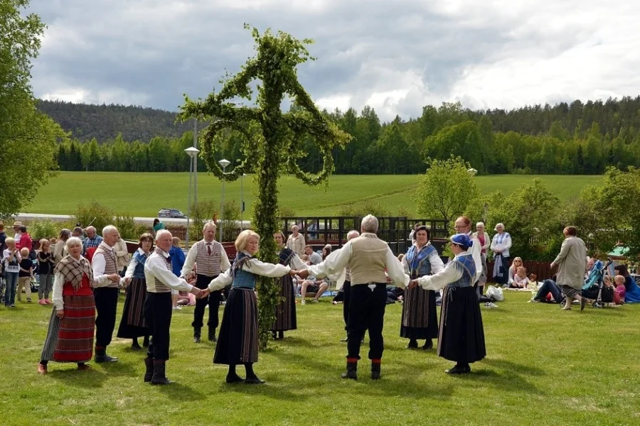 Här firar du midsommar!