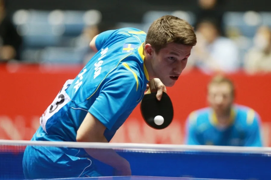 Har du vad som krävs för att besegra Kristian Karlsson? På måndag kan du möta världsstjärnan i både pingis och padel!