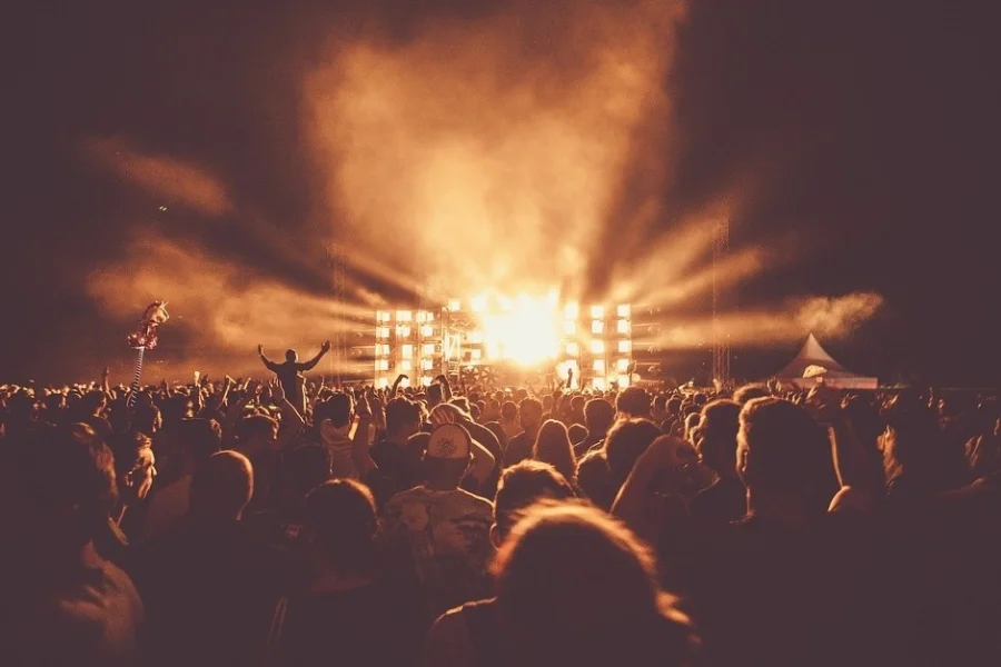 Summerburst släpper första akterna