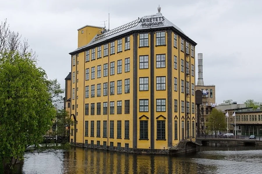 Strykjärnet i Norrköping anses vara Sveriges vackraste industribyggnad. I år fyller huset 100 år.