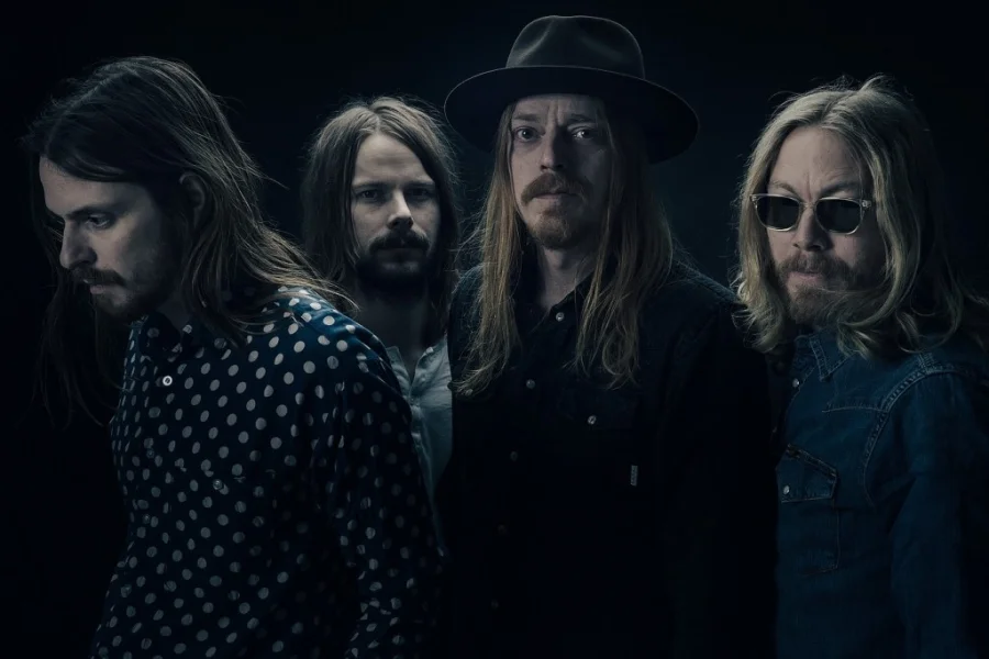 Graveyard öppnar för Guns N' Roses