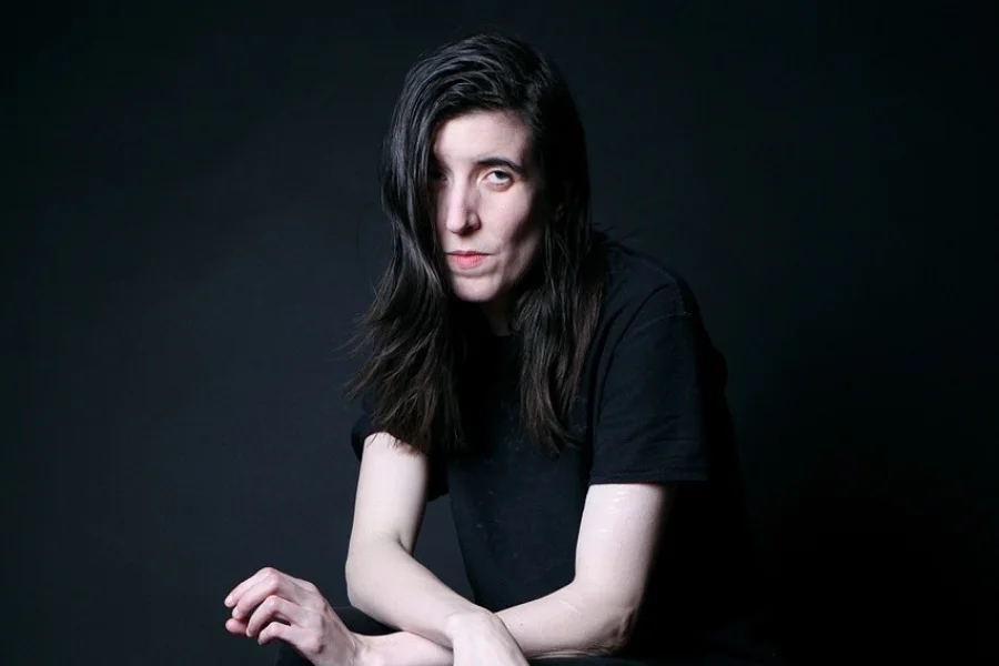 Alice b