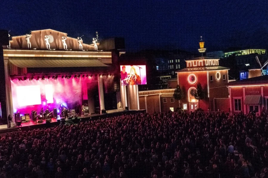 Union Carbide Productions på klubbturné