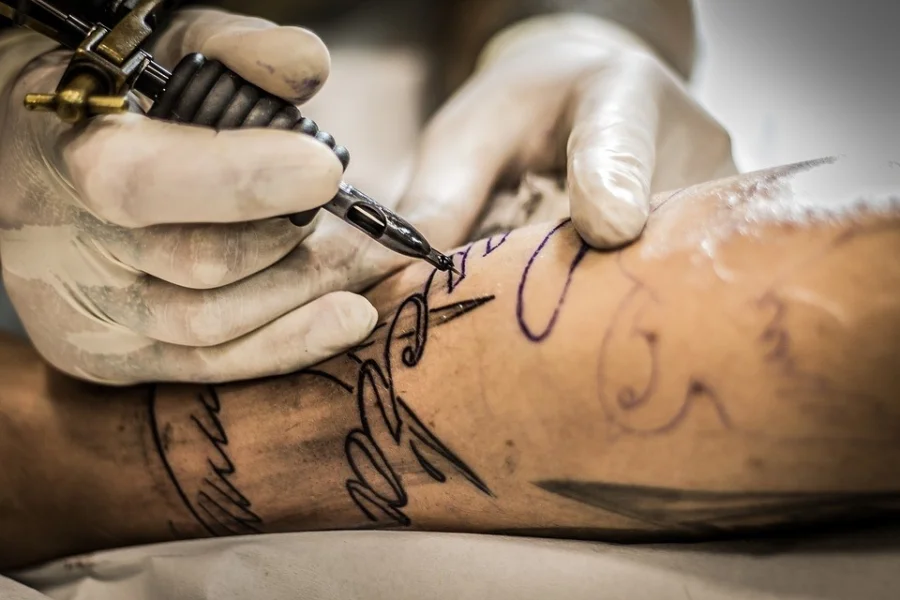 Helhelg med tatueringar och livemusik