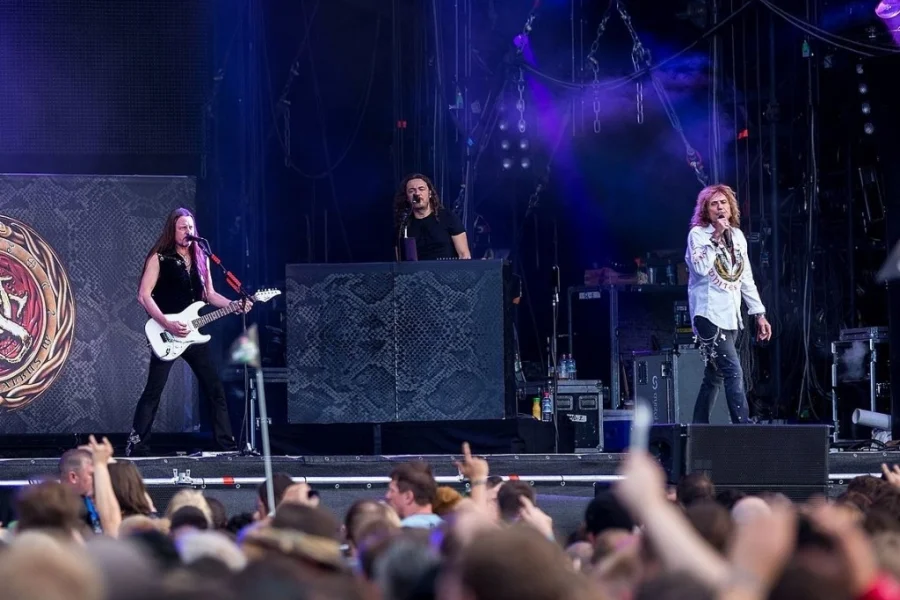 Jubilerande Whitesnake till Furuvik i sommar