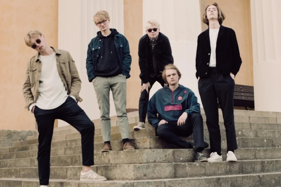 Mares tillbaka med ny musik och turné