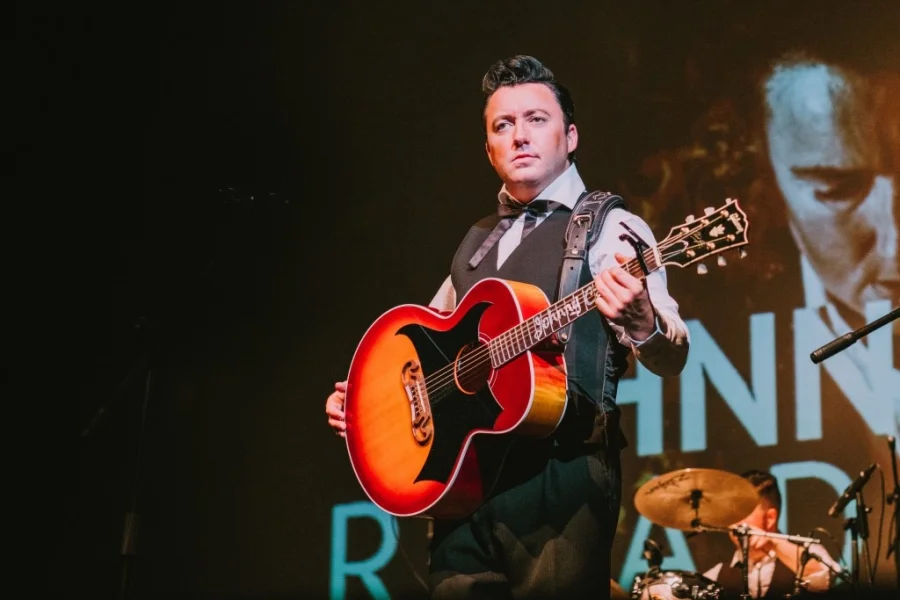 Hyllad Johnny Cash-show på Sverigeturné