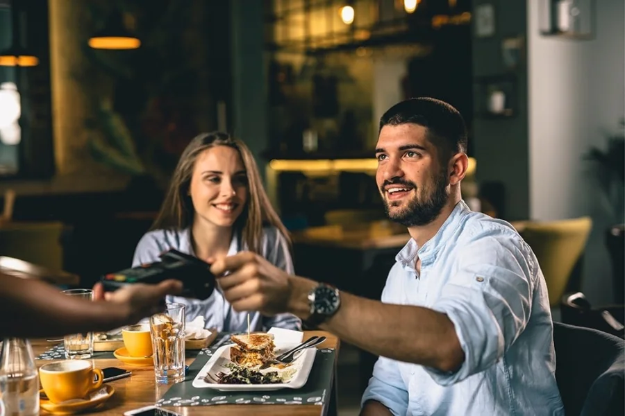 Expertens tips: Så ska du boka dina resor och evenemangsbiljetter