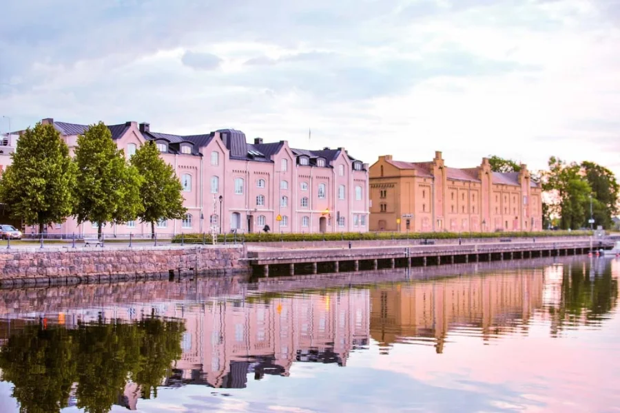 Välkomna våren med show och underhållning