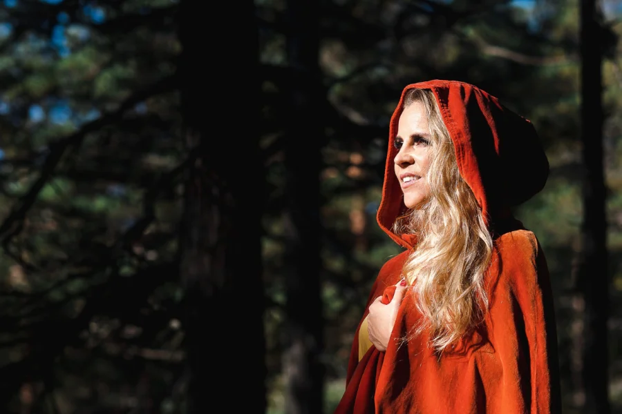 Lisa Miskovsky – Eljest