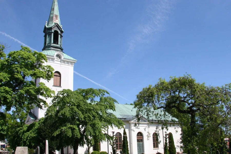 Allt under himlens fäste