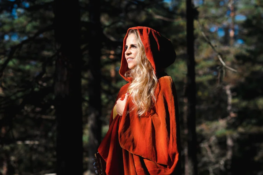 Lisa Miskovsky – Eljest