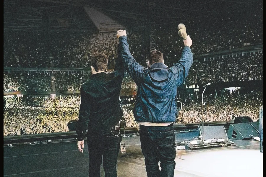 Oasis: Don't Look Back In Anger