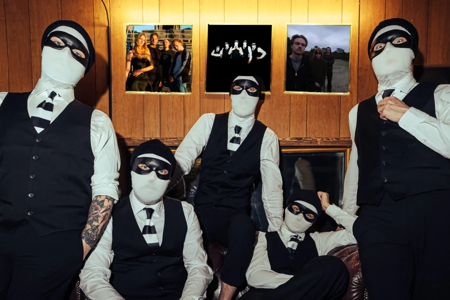 Mønstera + Bläck + Criminal Offender