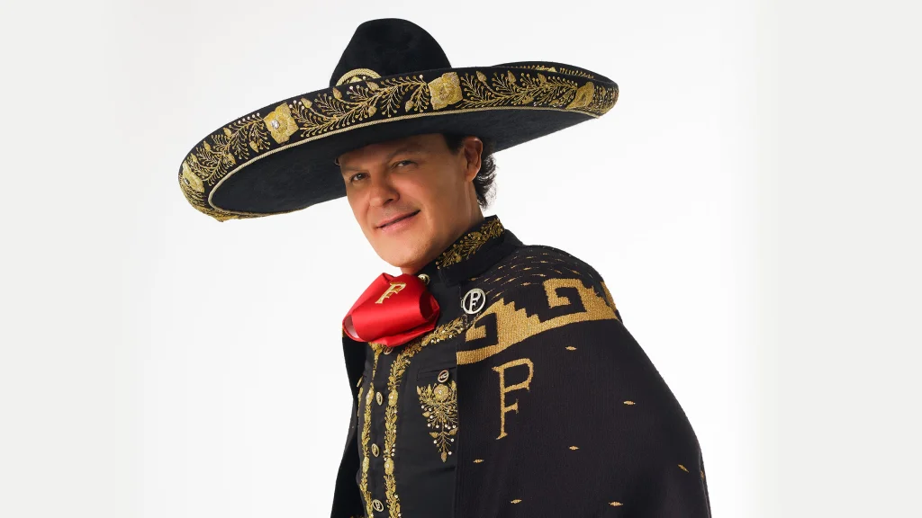 Pedro Fernández – Ave Fénix Two'r