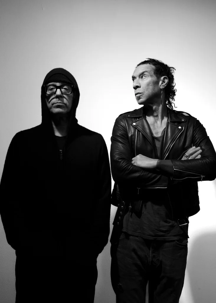 She Wants Revenge med Rosegarden Funeral Party