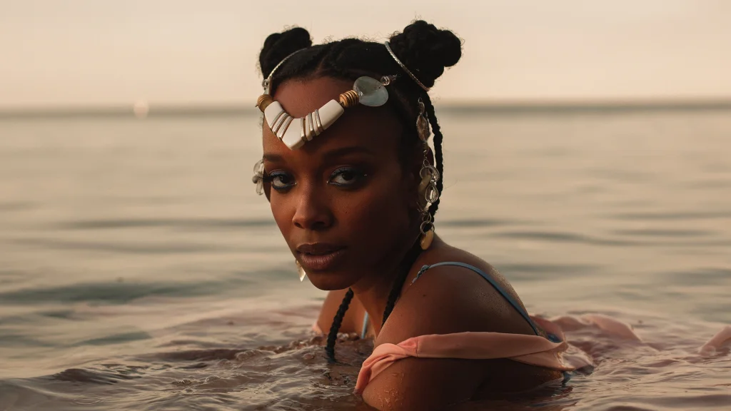 Jamila Woods: 10 år av HEAVN – från 18 år