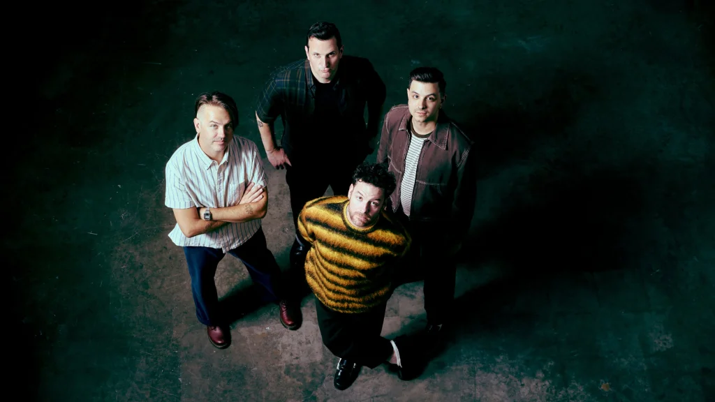 Senses Fail presenterar Still Searching