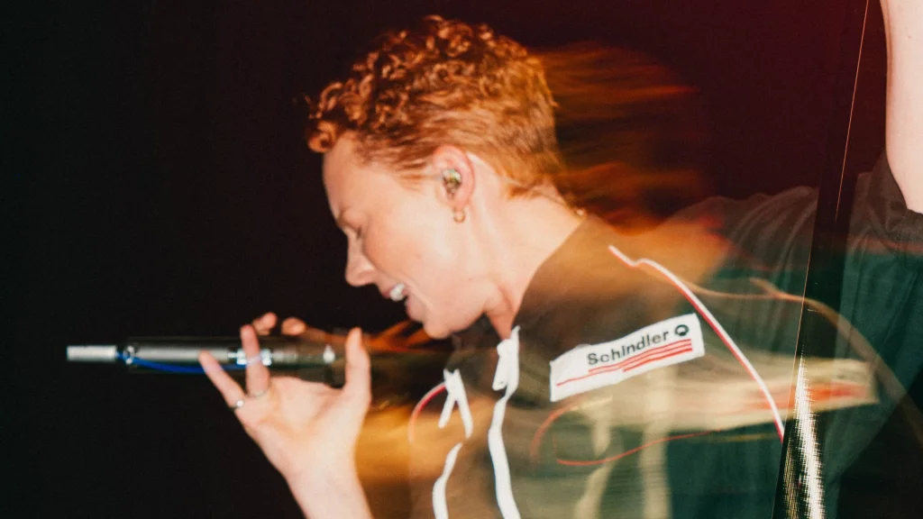 La Roux (16 år och äldre)