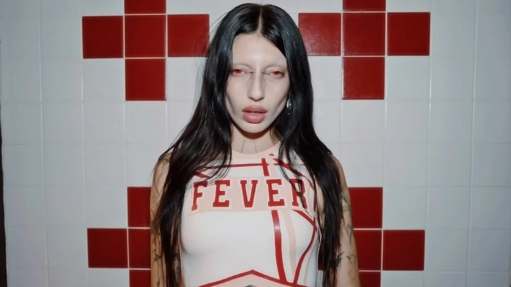 DEATHBYROMY: FEVER-TURNÉN
