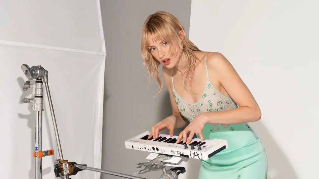 ANGÈLE – INSTINCT-TURNÉ