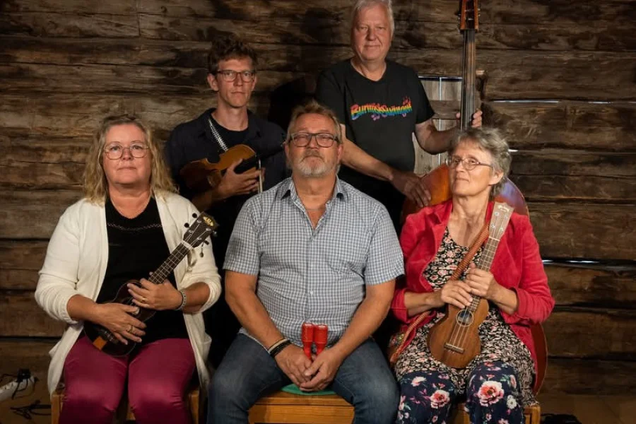 Ukuleleorkestern spelar och berättar: Allan Edwall
