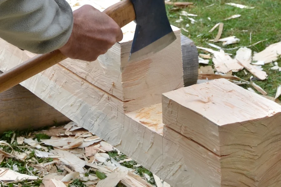 Reparation av timmerhus