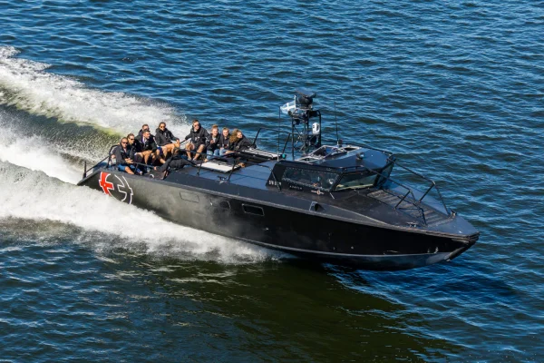 Stridsbåtsightseeing för två
