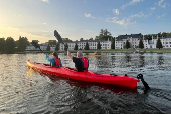 Sunset Kayak Tour i centrala Stockholm och Swedish Fika