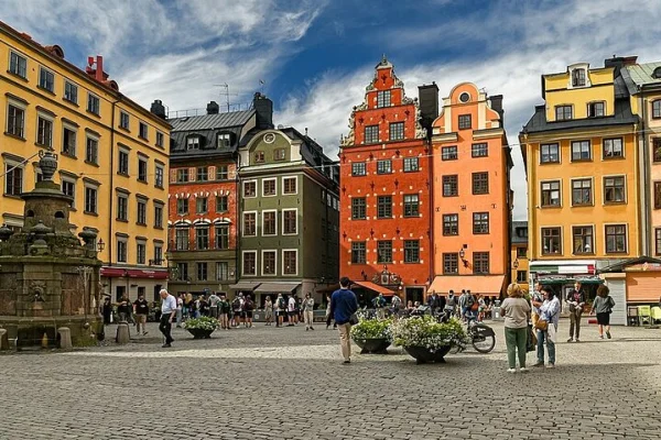 Stora torget/Jorge Franganillo/https://commons.m.wikimedia.org/wiki/Fil:Stockholm_Stortorget_%2852808435505%29.jpg