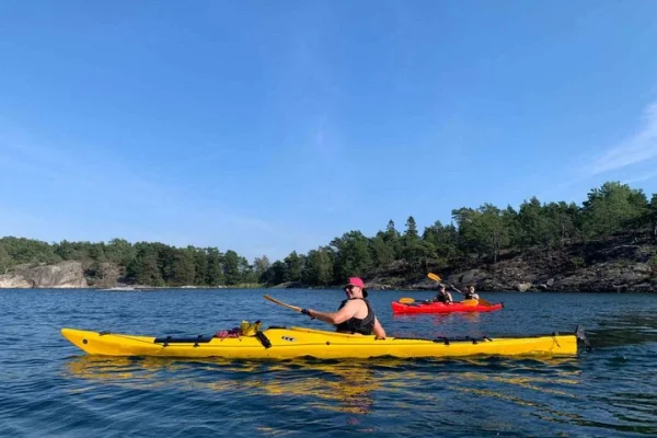 Kajaktur i Stockholms skärgård med lunchmåltid