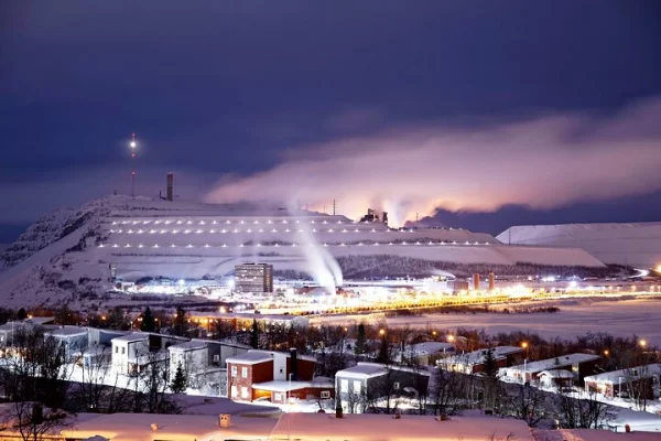 Utsikt över järngruvan från den gamla staden