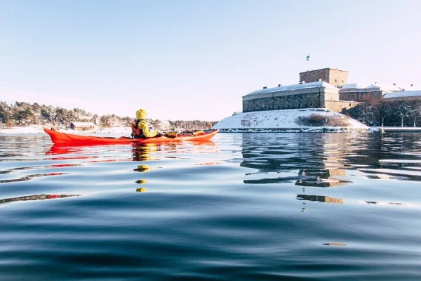 Vinterkajakpaddling Stockholms skärgård