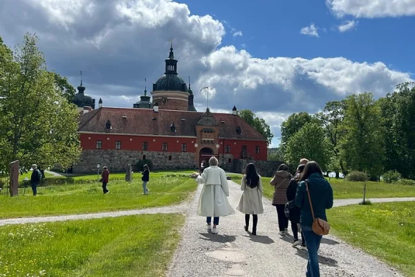 Gripsholm och Drottningholms slott VIP Slottstur i Lyxbil