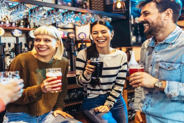 Svenska Ölprovningsturen i Gamla stan Pubar