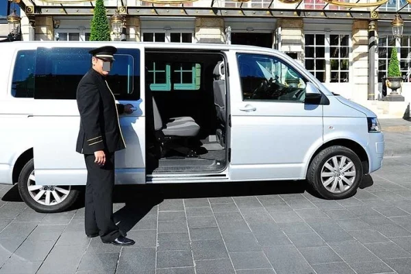Privat transfer från Stockholms hamn till Arlanda flygplats (ARN)