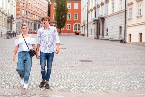 Privat romantisk vandringstur i Lund med domkyrka och ruiner