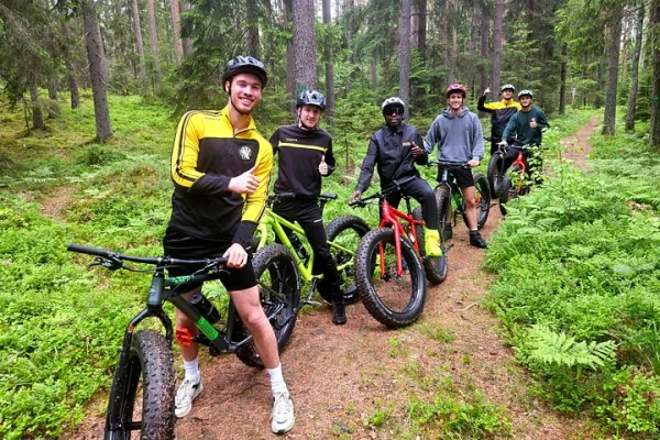 Stockholm Fat Bike Forest Adventure med Lunch och Bastu
