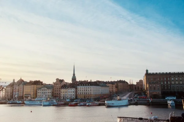 Upptäck Stockholms mest fotogeniska platser med en lokal