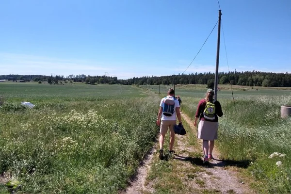 Privat medeltida skräck och mörk folktro-vandring Vallentuna